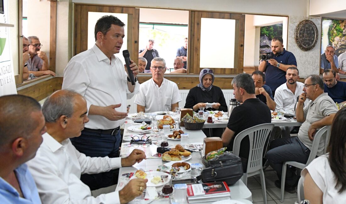 Osmangazi Belediye Başkanı Erkan Aydın, mahalle ziyaretleri kapsamında Küçükbalıklı Mahallesi