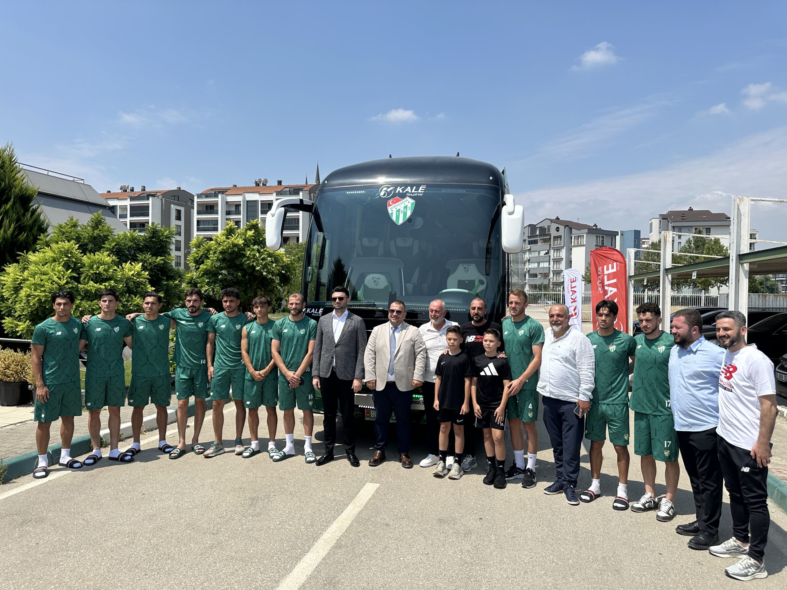 Bursaspor’umuzun ulaşım alanındaki yeni sponsoru Kale Seyahat oldu. Otobüs sponsorluğu