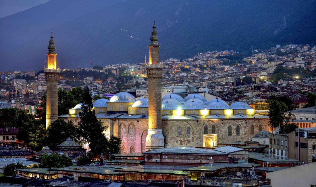 Ulu Cami’de edep dışı paylaşıma sert tepki gösteren Bursa Ulu