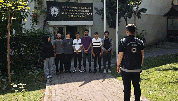 Bursa’da polis ekipleri, yasa dışı yollarla yabancı uyruklu şahısları taşıyan