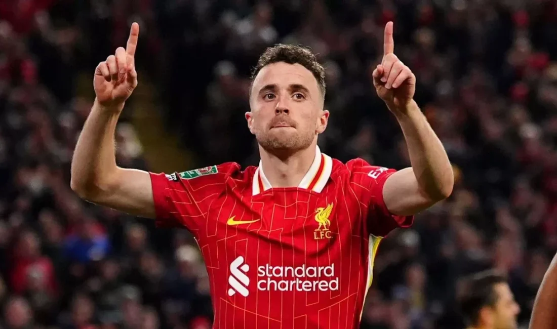 Liverpool futbolcusu Diogo Jota (28), geçirdiği trafik kazası sonrası araçta