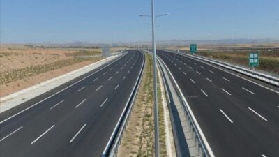 Bursa Çevre Otoyolu'nun, İzmir istikameti 8-9. kilometrelerindeki yol yapım çalışmaları