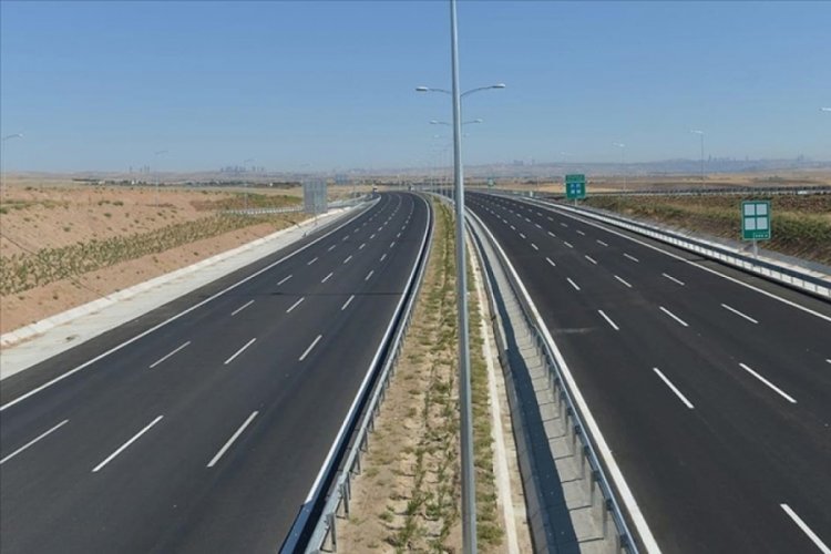 Bursa Çevre Otoyolu'nun, İzmir istikameti 8-9. kilometrelerindeki yol yapım çalışmaları