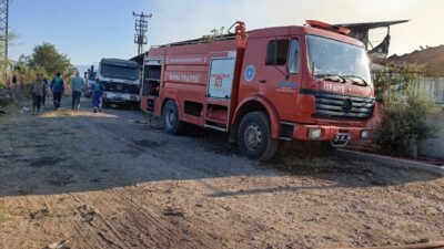 Bursa’nın Mustafakemalpaşa ilçesinde bir et üretim çiftliğinde çıkan yangın kısa