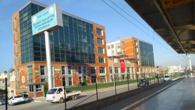 İYİ Parti Balıkesir Milletvekili Turan Çömez'in Bursa'daki bir imam hatip