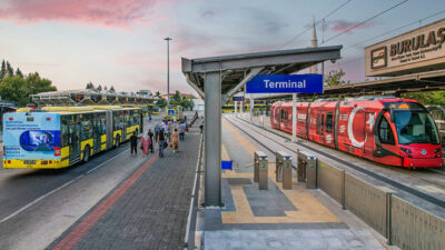 Abonman kartların iptaliyle ilgili açıklamalarda bulunan Bursa Büyükşehir Belediye Başkanı