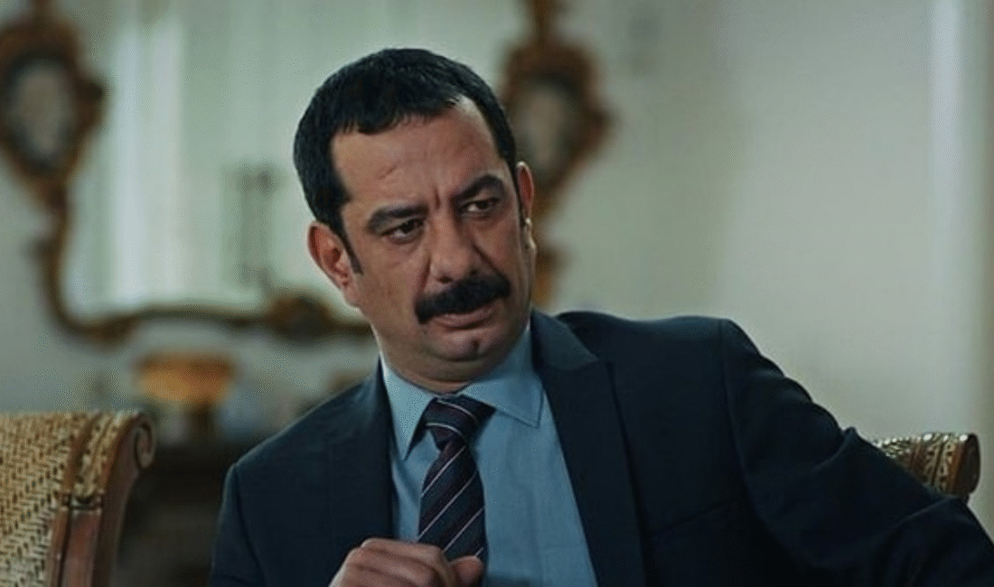 Oyuncu ve seslendirme sanatçısı Emre Törün, 53 yaşında hayatını kaybetti.
