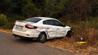 Bursa'nın İnegöl ilçesinde meydana gelen kazada kamyonetin sıkıştırması sonucunda otomobil