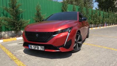 Sıfır kilometre aldığı Peugeot 308 GT model otomobilinde daha 500'üncü