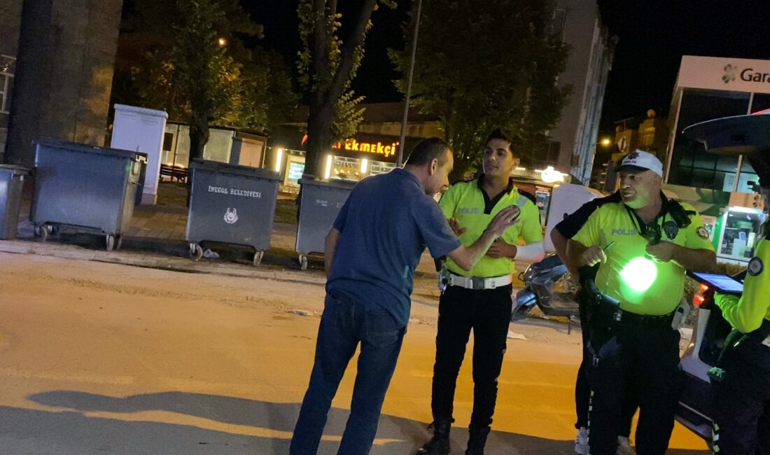 Bursa'nın İnegöl ilçesinde aracını yol ortasını bırakıp çorba içmeye giden