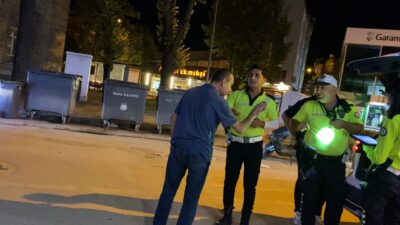 Bursa'nın İnegöl ilçesinde aracını yol ortasını bırakıp çorba içmeye giden