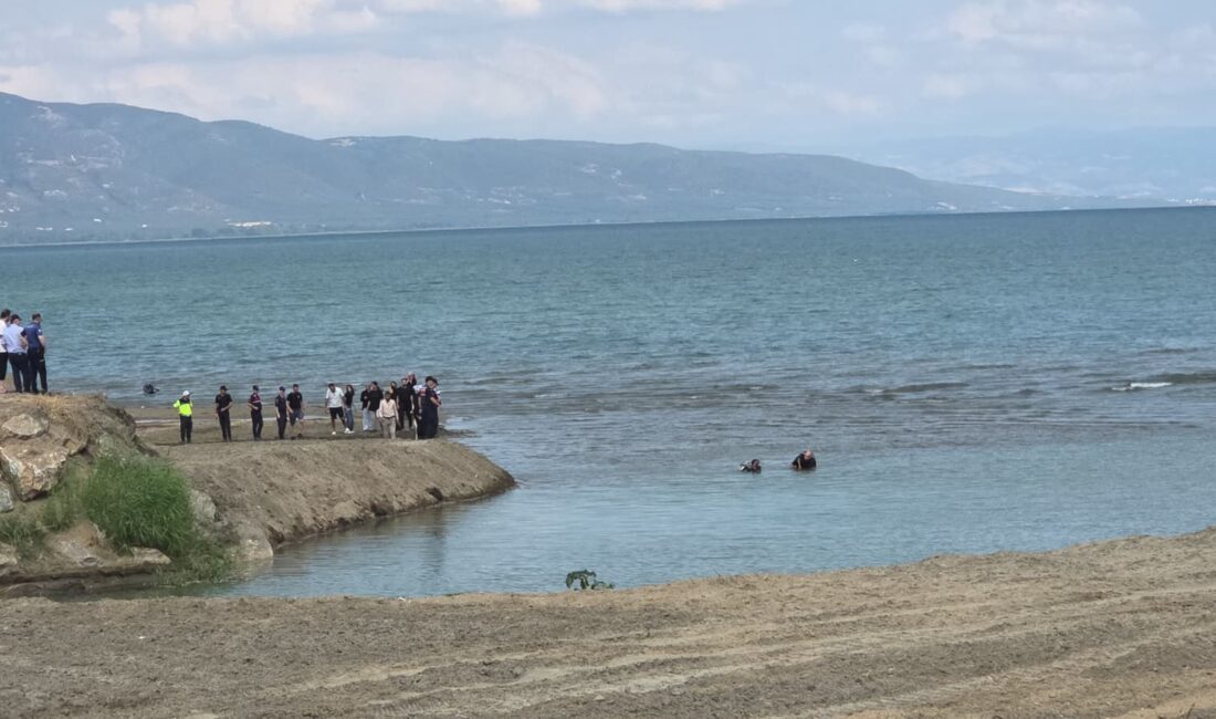 İznik Gölü Orhangazi sahilindeki ailesi ile birlikte pikniğe gelen ve