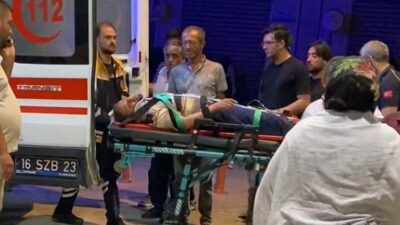 Bursa'nın İnegöl ilçesinde devrilen traktörün sürücüsü ağır yaralandı.
