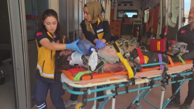 Bursa’nın Orhangazi ilçesinde yapımı süren Sultan Alparslan Camii inşaatında çalışan