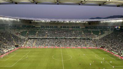 Bursaspor ve Eskişehirspor dostluk ve doğa için mücadele ediyor.