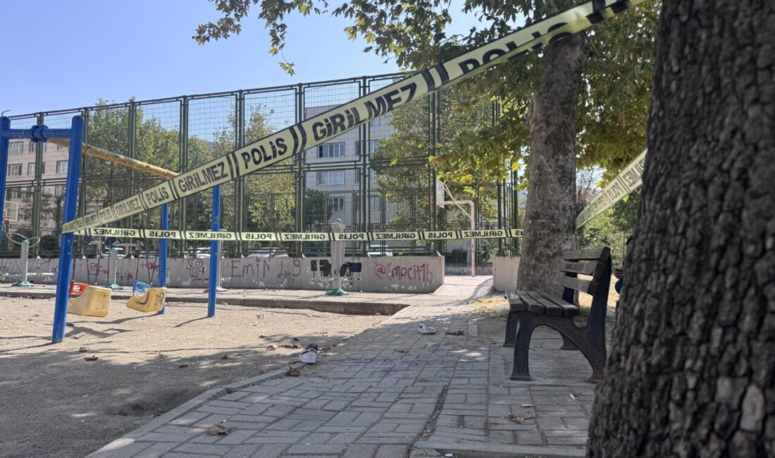 Osmangazi’de parkta pompalı tüfekle yaralama: 1 gözaltı Bursa’nın Osmangazi ilçesinde çocuk parkında çıkan tartışmada bir kişi pompalı