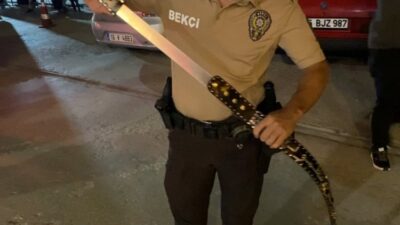 Bursa'nın İnegöl ilçesinde gece devriyesi sırasında çarşı ve mahalle bekçilerinin