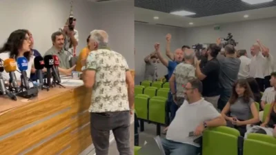 Mimarlar Odası Bursa Şubesi tarafından BAOB'da düzenlenen basın toplantısında Bursasporlu