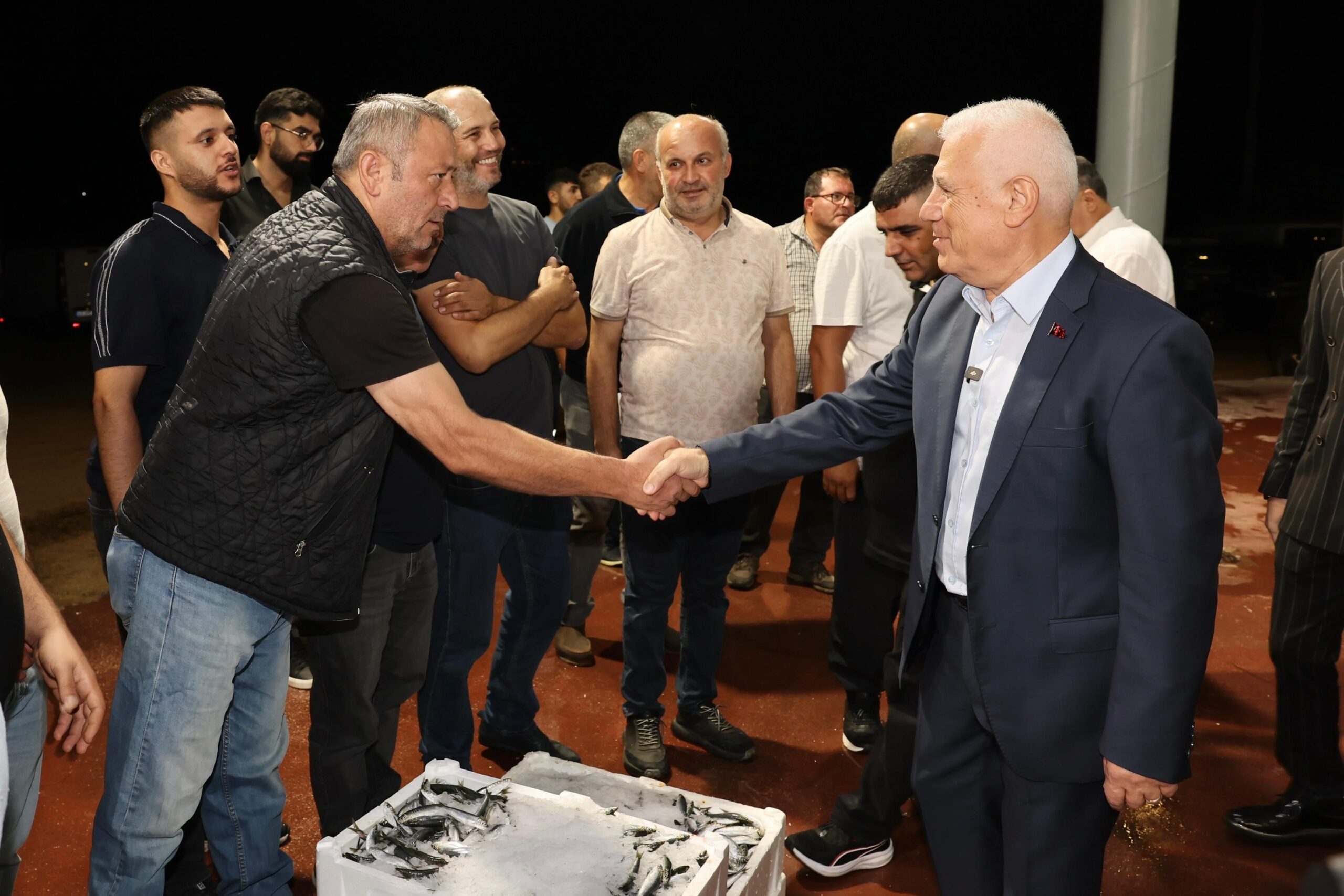 Av yasağının sona ermesiyle denize açılan balıkçılar, yeni sezona başladı.