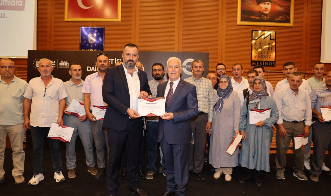 Bursa Büyükşehir Belediye Başkanı Mustafa Bozbey, kentin farklı noktalarında meydana