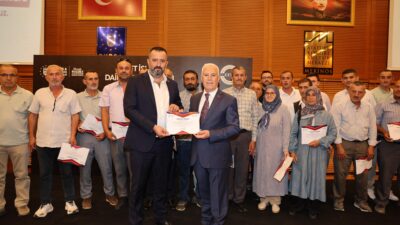 Bursa Büyükşehir Belediye Başkanı Mustafa Bozbey, kentin farklı noktalarında meydana