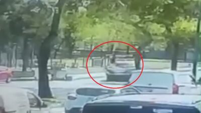 Bursa'nın Osmangazi ilçesinde yolun karşısına geçmeye çalışan Rahmi Keskin, ticari