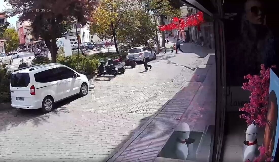 Balıkesir’in Sındırgı ilçesinde meydana gelen 4.9 büyüklüğündeki deprem güvenlik kameralarına