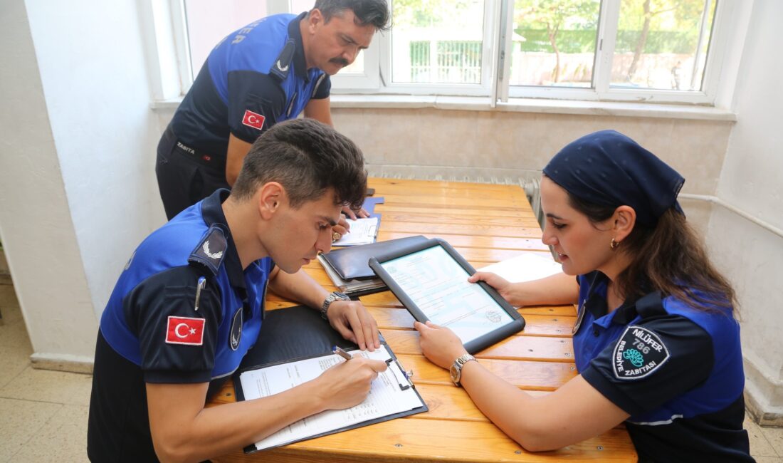 Nilüfer Belediyesi Zabıta Müdürlüğü ekipleri, yeni eğitim-öğretim yılının başlamasıyla birlikte