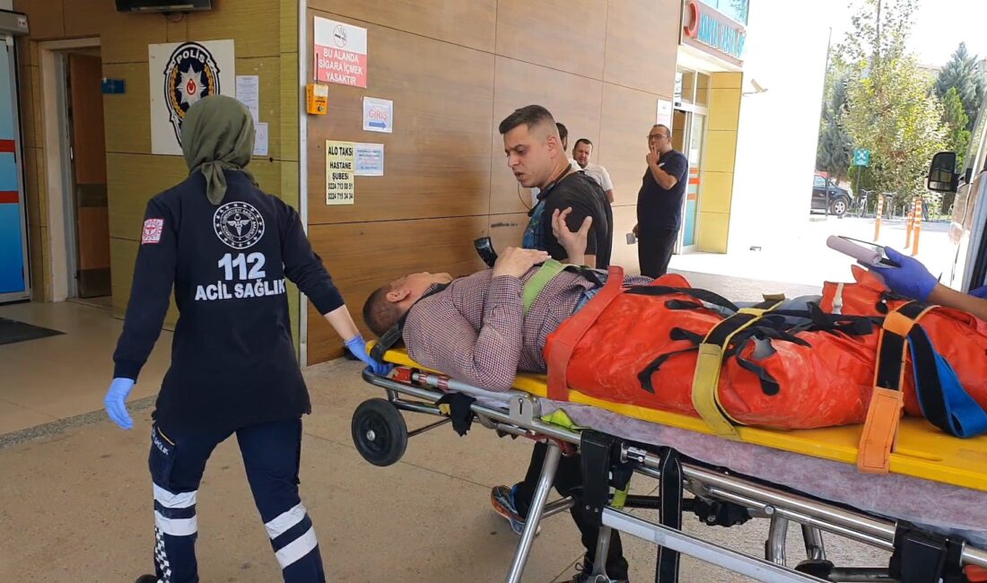 Bursa'nın İnegöl ilçesinde bir mobilya imalathanesinde üzerine suntalar düşen işçinin