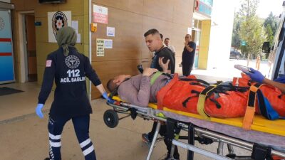 Bursa'nın İnegöl ilçesinde bir mobilya imalathanesinde üzerine suntalar düşen işçinin