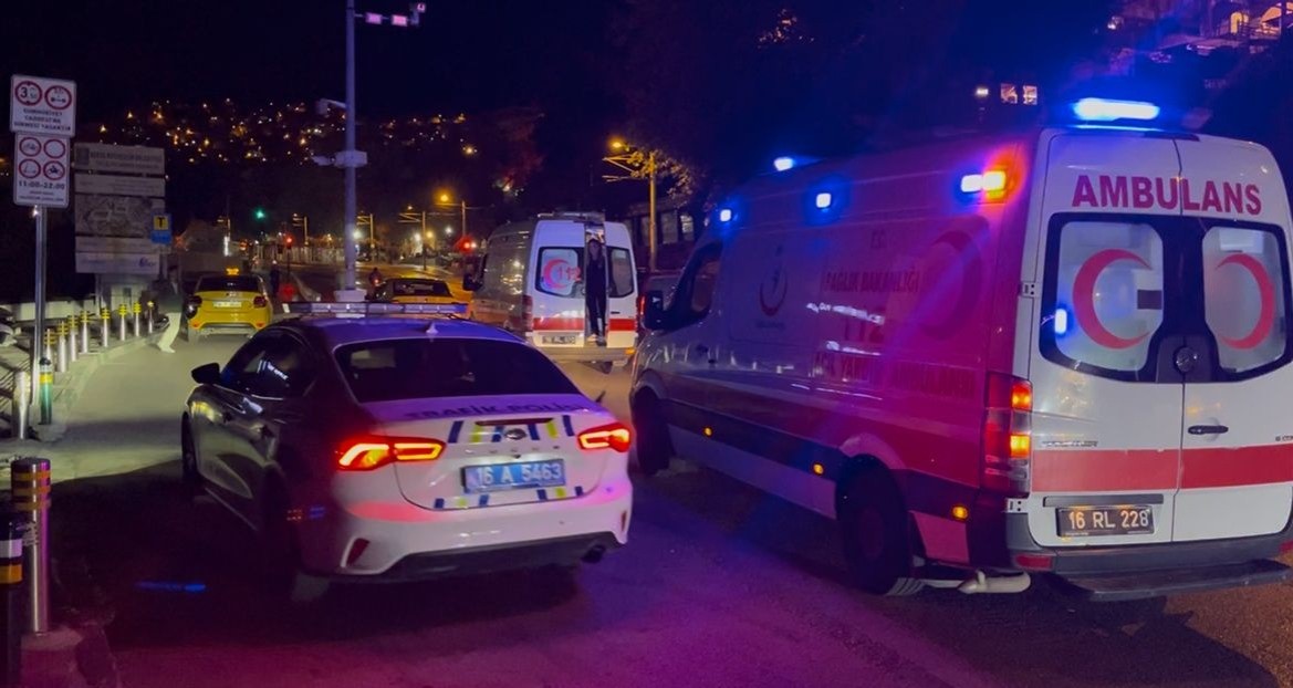 Bursa'da boş yolda iki motosikletli kaza yaptı: 1 yaralı 1 Bursam Medya -