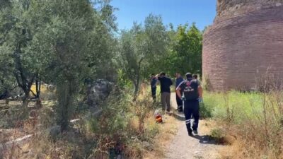 Bursa'nın İznik ilçesinde tarihi surların dibinde erkek cesedi bulundu. Olayla