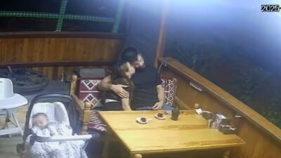 Bursa'da eşi ve çocuğuyla restorana gelen bir adam, önce kebap