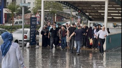 Yaz aylarının son günlerinin yaşandığı Bursa'da beklenen yağmura vatandaşlar hazırlıksız