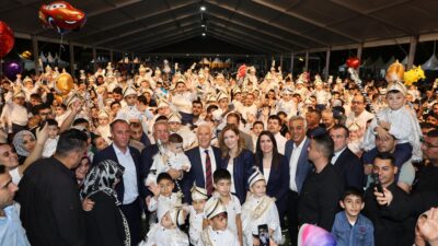 Bursa Büyükşehir Belediyesi tarafından düzenlenen Geleneksel Sünnet Şöleni bayram coşkusuna