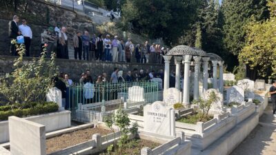 Türk Sanat Müziği'nin unutulmaz ismi Zeki Müren, vefatının 29'uncu yıl
