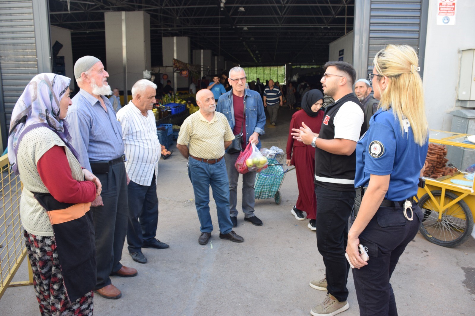 Bursa'nın Kestel ilçesinde polis ekipleri sahaya inerek dolandırıcılara göz açtırmamak