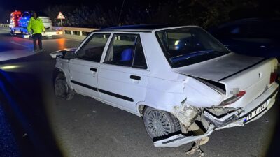 Bursa’nın Karacabey ilçesinde 19 yaşındaki sürücünün kullandığı otomobil, kontrolden çıkarak