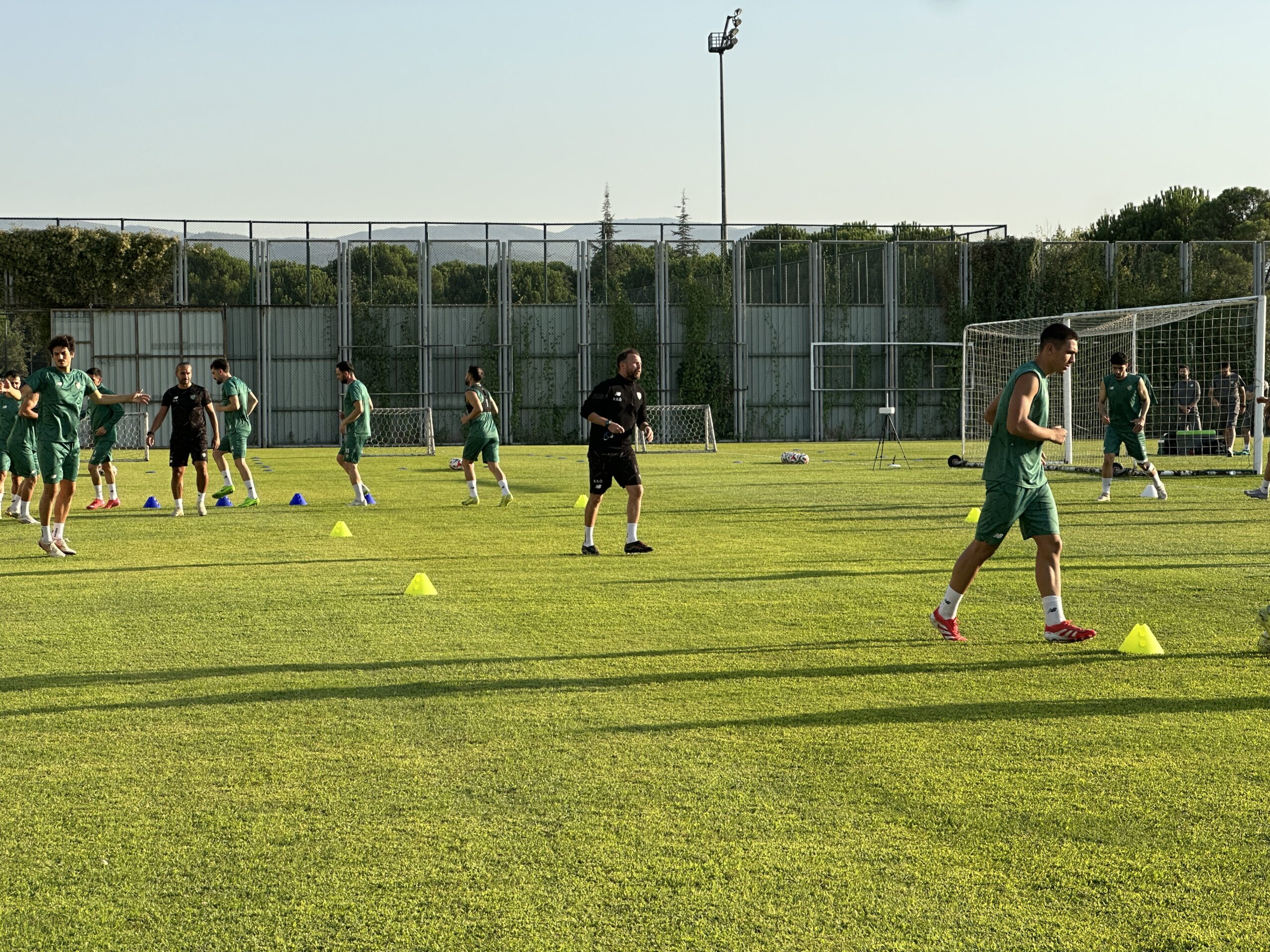 Bursaspor teknik direktörü Adem Çağlayan, basına açık idmanda samimi açıklamalarda