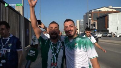 TFF 2. Lig Kırmızı Grup'ta mücadele eden Bursaspor ligin 4.
