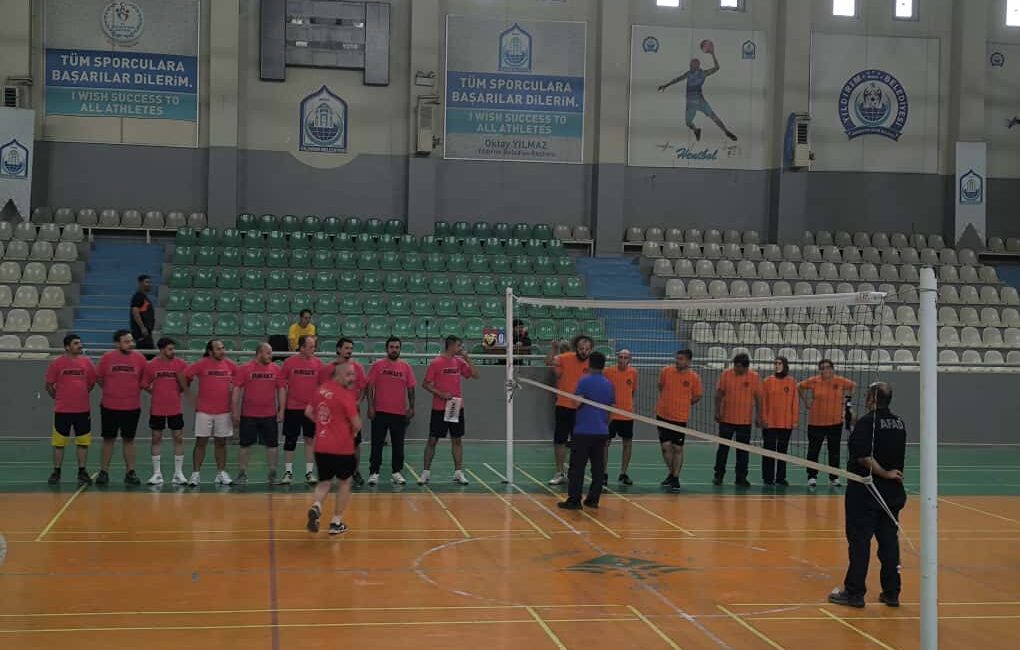  AFAD Bursa Akredite Ekipler Voleybol Turnuvası’nda 16 takımın yarıştığı