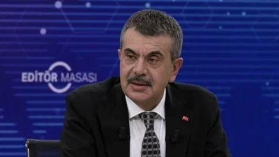 Milli Eğitim Bakanı Yusuf Tekin, okullarda serbest kıyafet uygulamasının öğrenciler