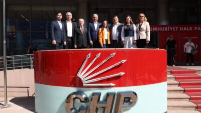 Bursa Büyükşehir Belediye Başkanı Mustafa Bozbey, partisinin Ankara'daki Genel Merkezi'ne