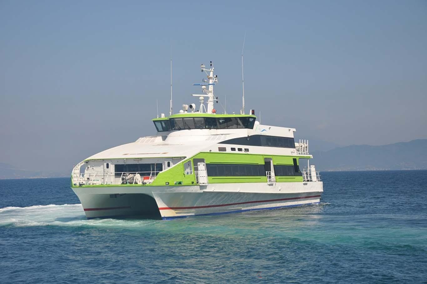 Marmara'daki etkili olan kuvvetli rüzgar deniz ulaşımını olumsuz etkiliyor. Bursa