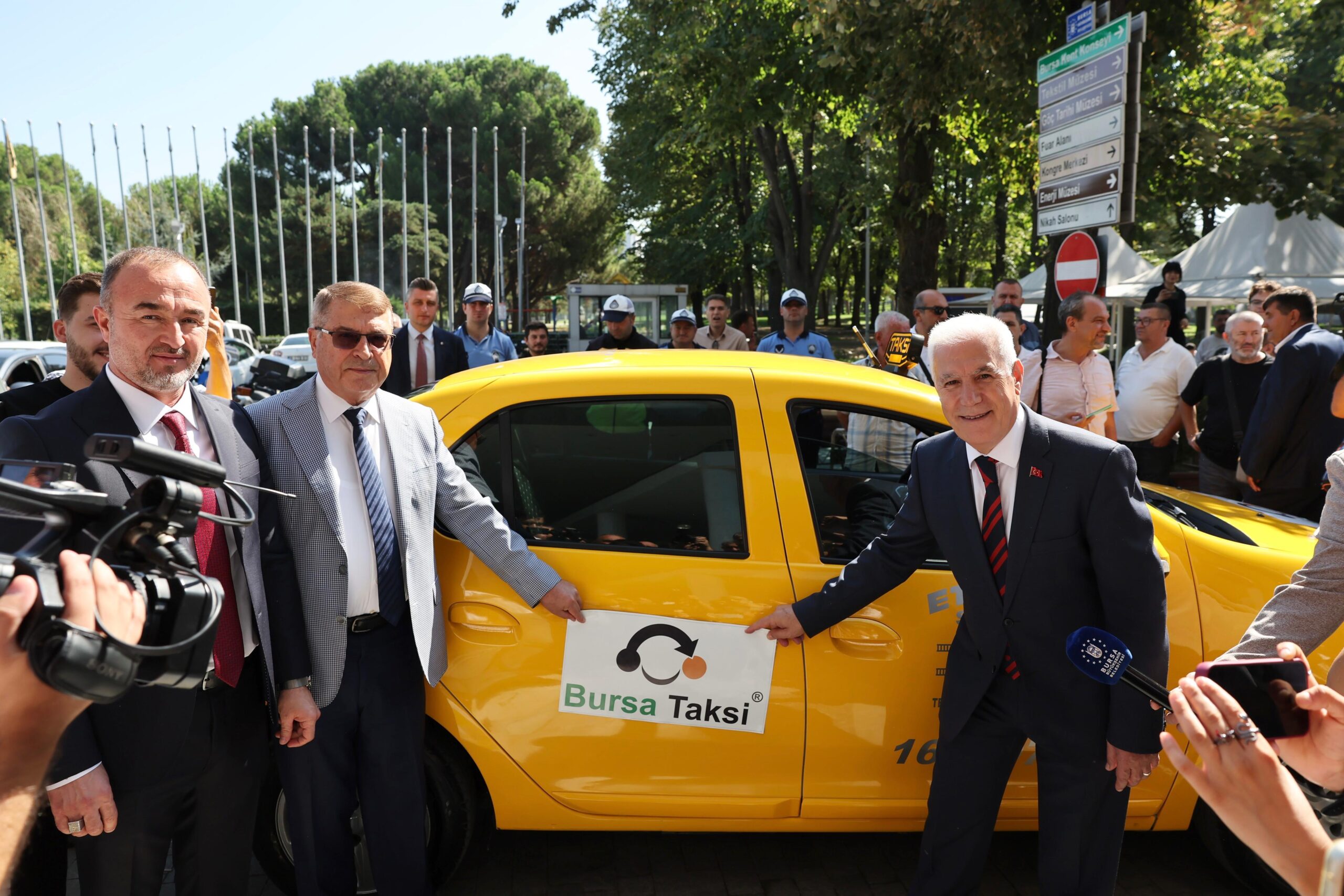 Bursa Büyükşehir Belediyesi’nin destekleriyle yerli yazılımla hayata geçirilen 'Bursa Taksi’