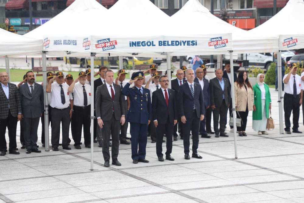 İnegöl’ün düşman işgalinden kurtuluşunun 103. yılı, Atatürk Anıtı’nda düzenlenen törenle