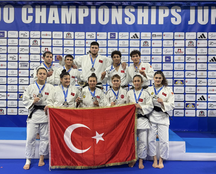 Slovakya’da düzenlenen Avrupa Gençler Judo Takımlar Şampiyonası’nda mücadele eden Milli