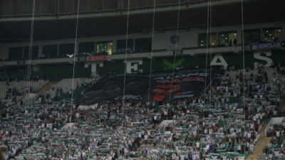 Bursaspor yönetimi, taraftarların yoğun talebi üzerine kombine satışlarını yeniden başlatıyor.