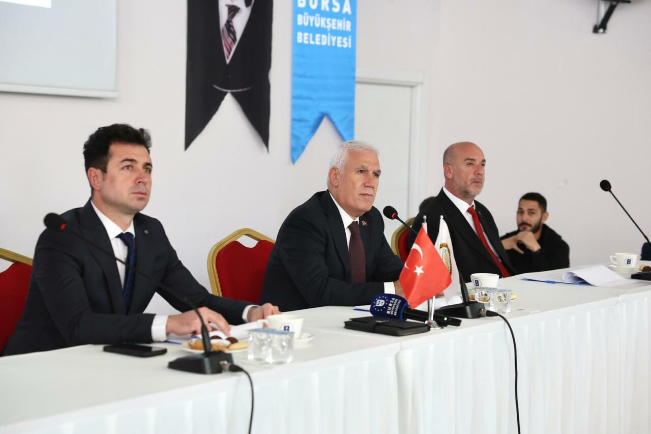 Bursa İli Hayvancılığı Geliştirme Birliği (HAGEL) Meclis toplantısında konuşan Bursa