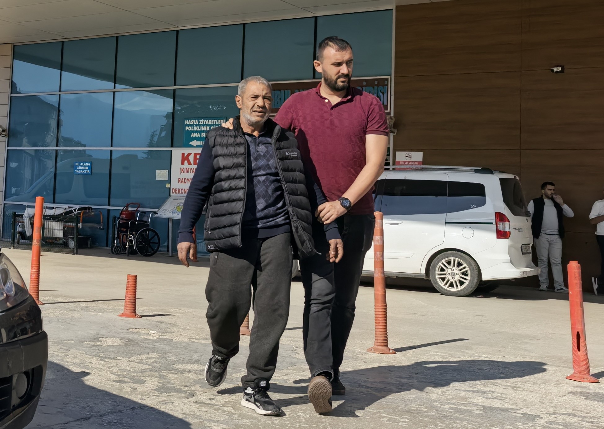Bursa'nın İnegöl ilçesinde Narkotik Büro Amirliği ekipleri uyuşturucu tacirini kıskıvrak
